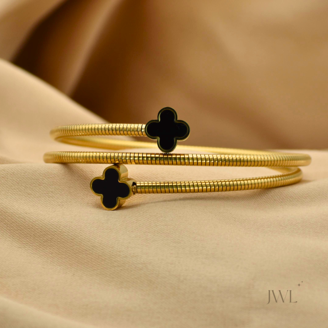 Noir Clover Bangle