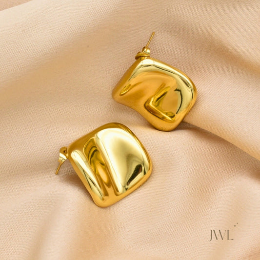 Golden Wave Studs