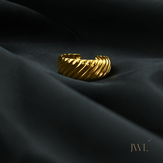 Golden Swirl Ring