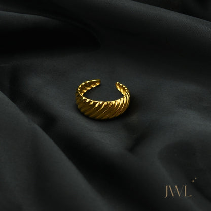 Golden Swirl Ring